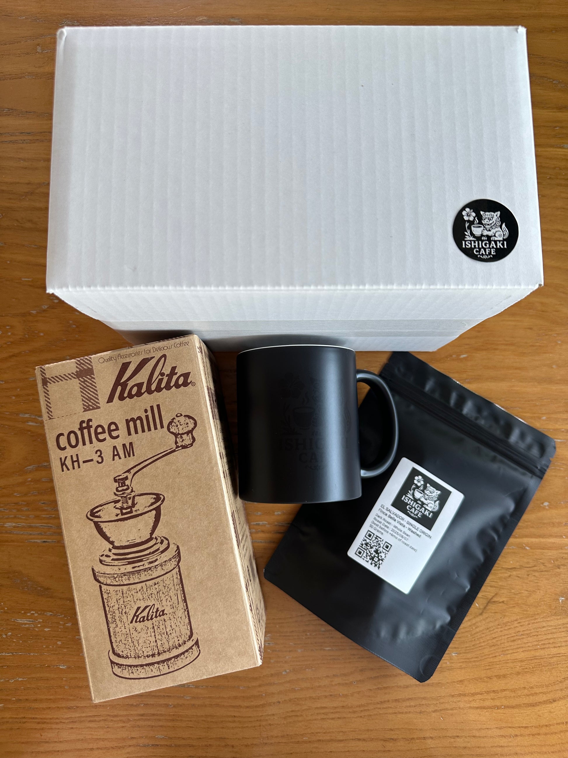 Starter Gift Box – Grinder, Ishigaki Cafe Original Black Mug & Coffee Set